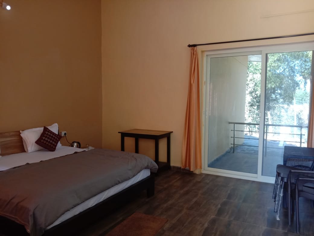Semi Deluxe Room